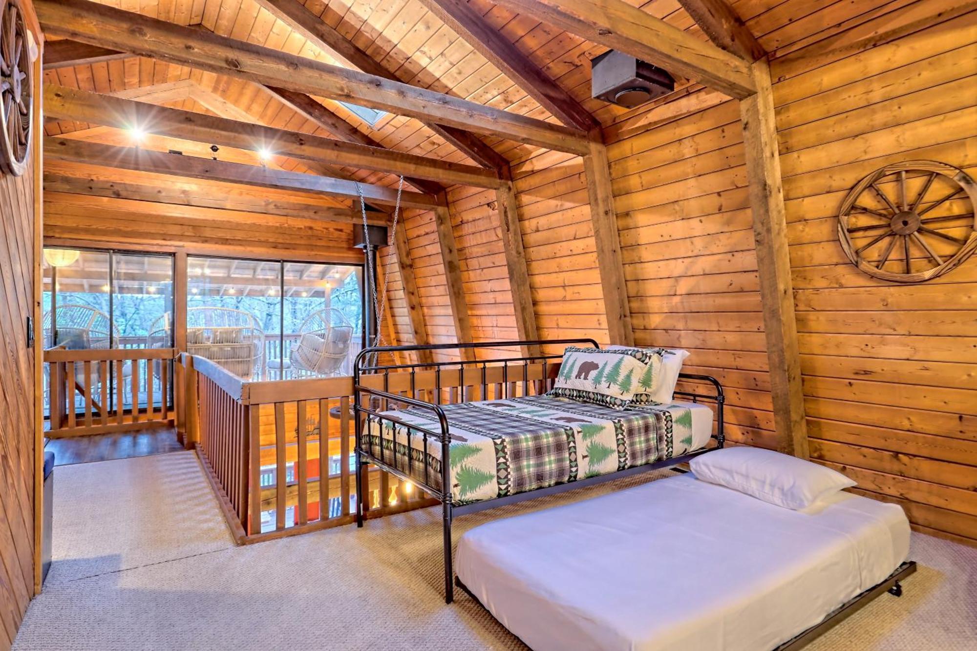 Near Downtown Helen - Hottub, Sauna, Game Room, Fire Pit Buitenkant foto