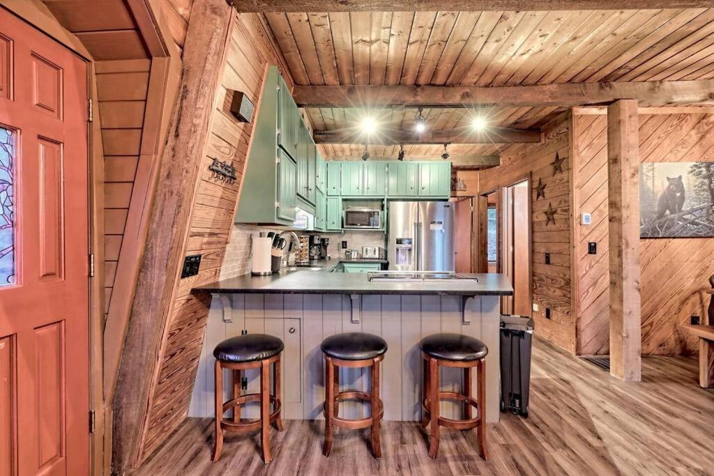 Near Downtown Helen - Hottub, Sauna, Game Room, Fire Pit Buitenkant foto
